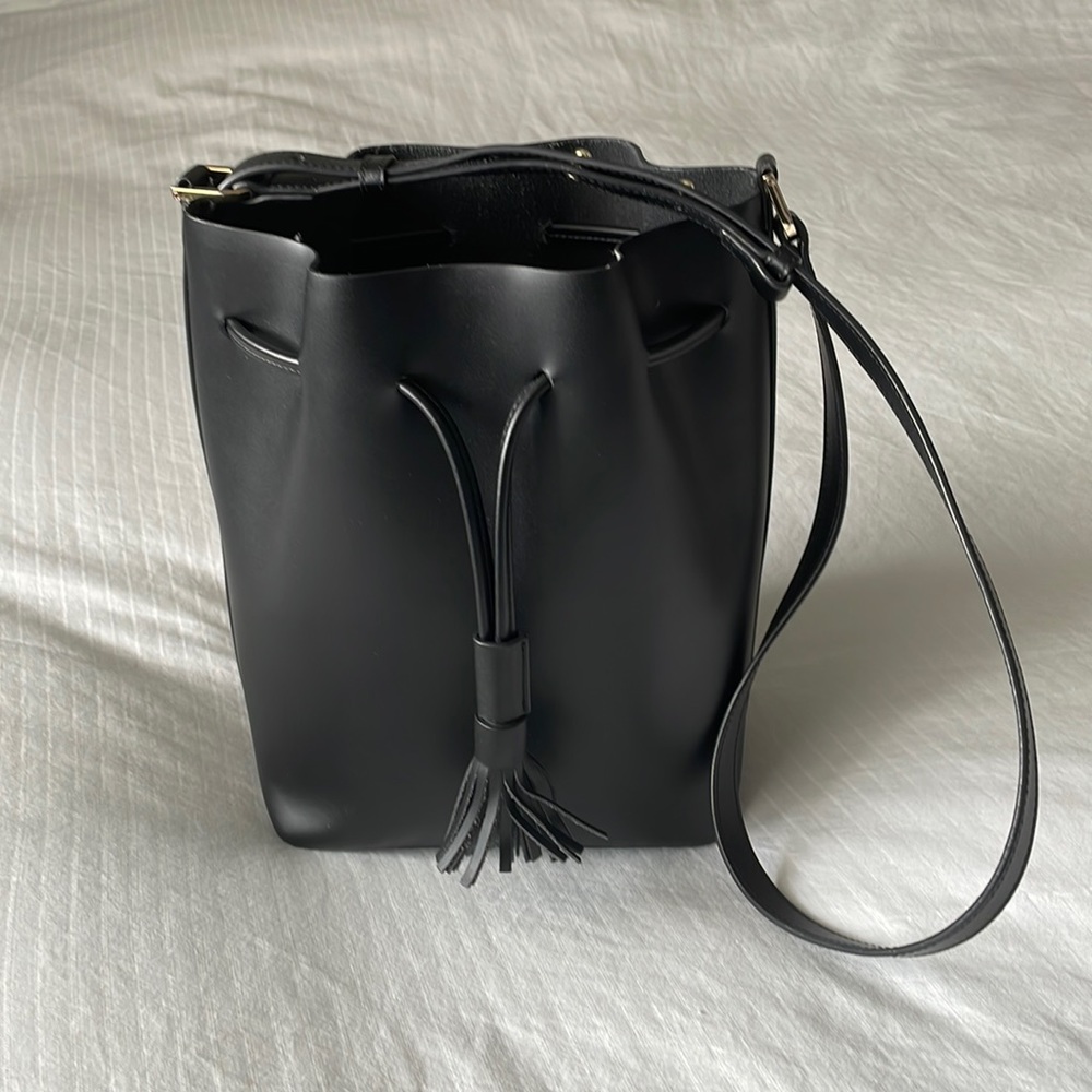 Hieleven Unitude Black Smooth Calf Skin Leather Bucket Bag with Coin Purse